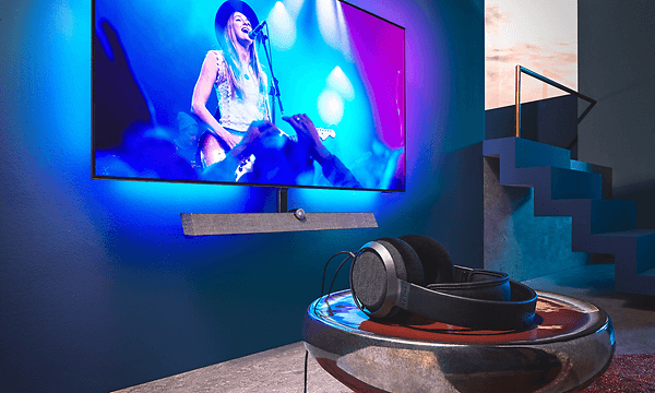 Philips OLED 935 -televisio ja soundbar-kaiutin