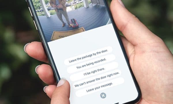 Arlo - mobil med forskellige standardbeskeder