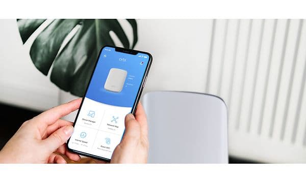 en smarttelefon med orbi-appen