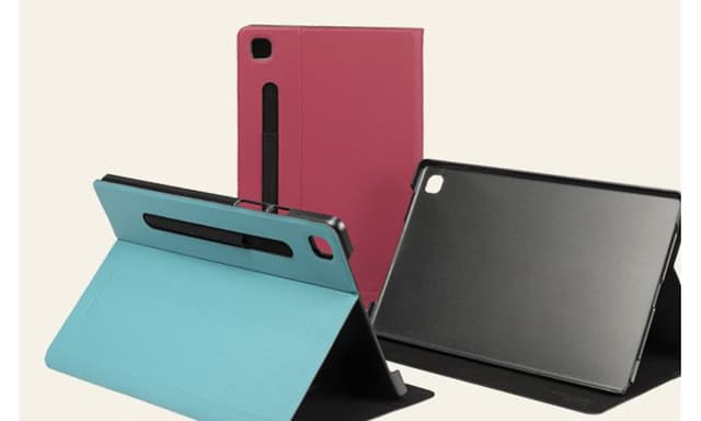 Tre tabletcovers i forskellige farver