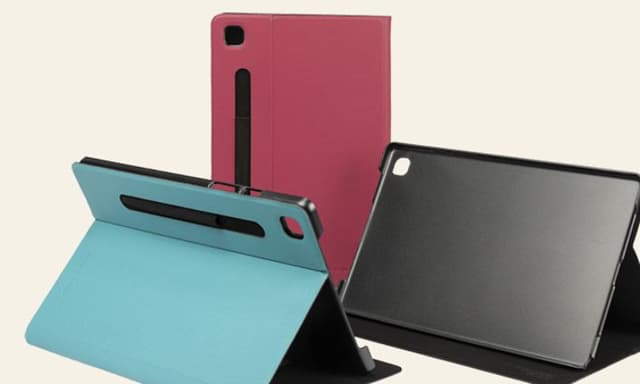 Kolme eri väristä tabletin suojaa