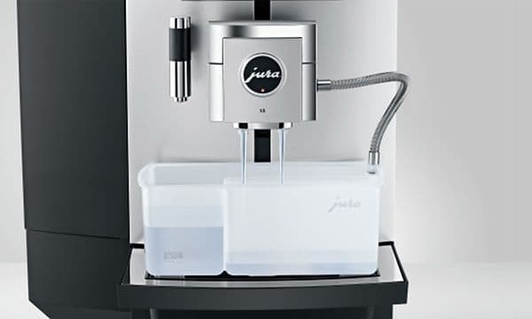Närbild av JURA X8 kaffemaskin