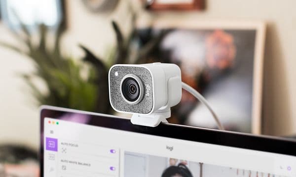 webkamera på toppen av en pc-skjerm