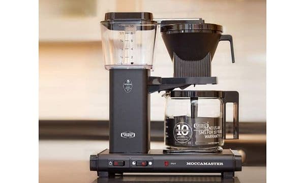 Moccamaster produktbilde med 10 års garanti-logo