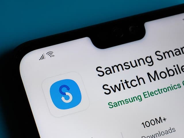Samsung Smart Switch -sovellus puhelimen näytöllä