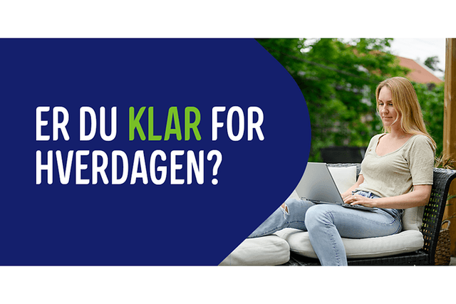 Er du klar for hverdagen-banner med norsk tekst og kvinne som jobber på en bærbar pc