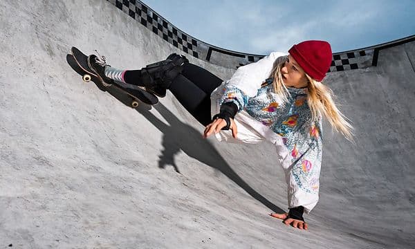 XR motion - en pige på et skateboard