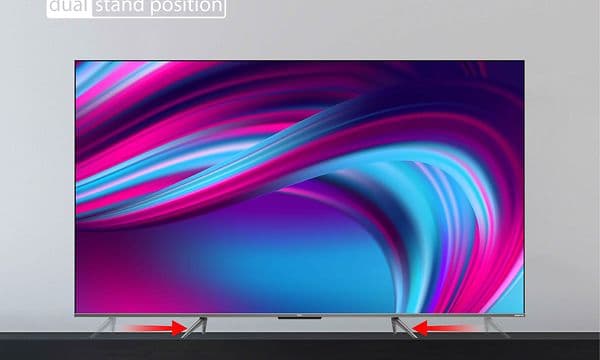 TCL-QLED 760 TV på fod
