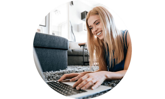 CS -Configuration-Woman typing on a laptop