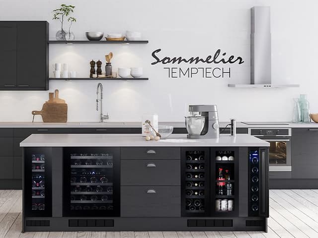 Temptech sommelier vinskabe integreret i en køkkenø og Sommelier Temptech logoet