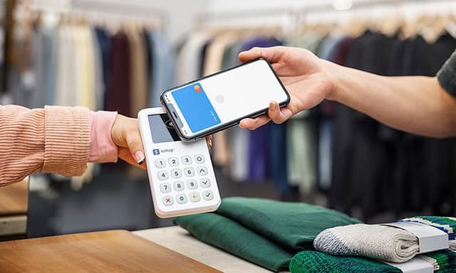 Betaling via telefon i butikk med SumUp 3G Plus Payment Kit