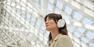 Bose-QC45-woman