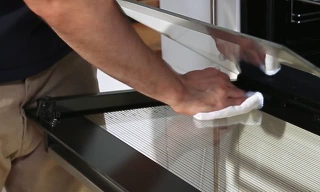 Easily removable glass