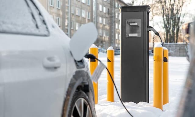 Car charging winter