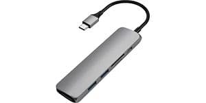 USB-C-Hubi, jossa useita portteja liitäntää varten