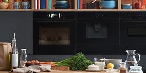 Integrated Bosch accent line oven with PefectBake sensor baking a cake
