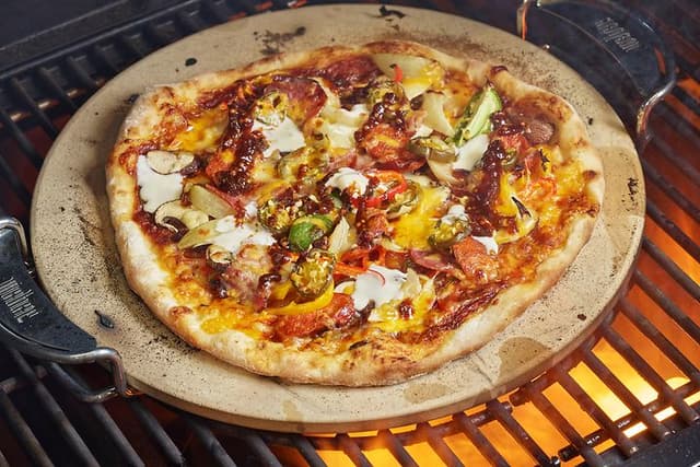 pizza on grill