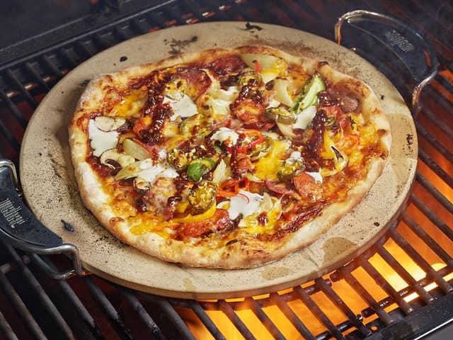 pizza on grill