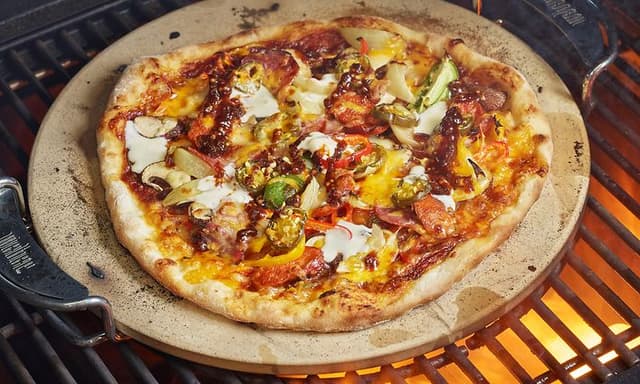 pizza on grill