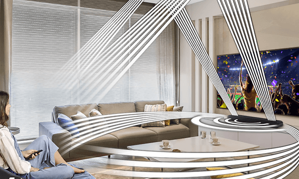Illustrasjon av Samsungs trådløse Dolby Atmos lyd som kommer fra en TV i en stue