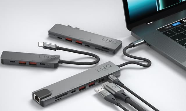LINQ Pro Multiport Collection, men en af multiportene tilsluttet en laptop og andre kabler