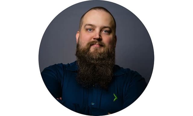 Muotokuva Gigantin yritysmyynnin teknologiapuolen avustavasta myyntipäälliköstä, Teemu Ristilästä