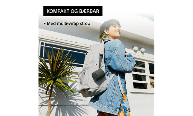 Person der går med rygsæk men en Sony-højttaler hængende på siden