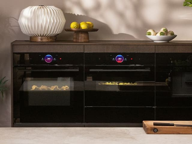 Bosch accent-line Carbon Black ovne indbygget i køkkenet omkring detaljer