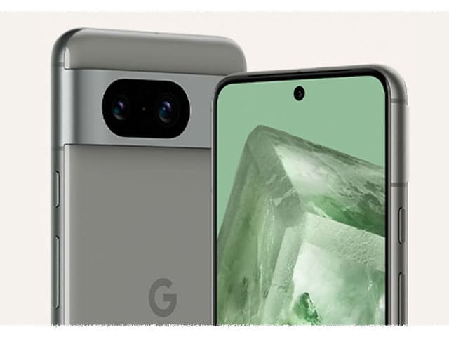 Google Pixel 8 - Bagsiden og fronten af en Google Pixel 8