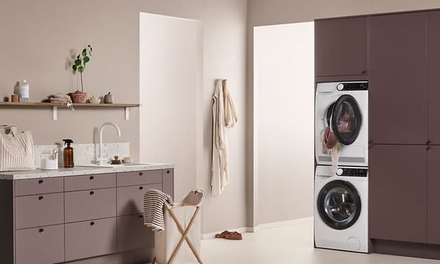 EPOQ - Tvättstuga - Beige tvättstuga med integrerad tvättmaskin och torktumlare