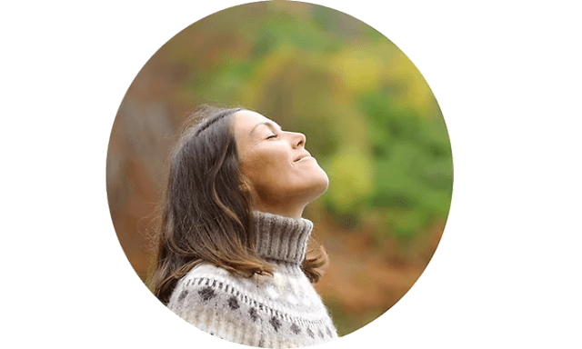 round-image-woman-in-the-wood-