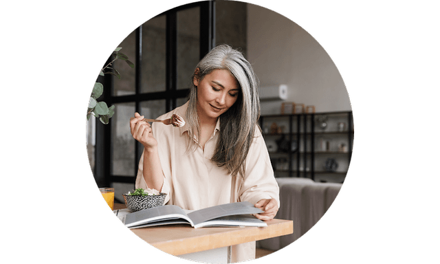 round_image_woman_kitchen_update-financial-partner_dk_cnm-237555