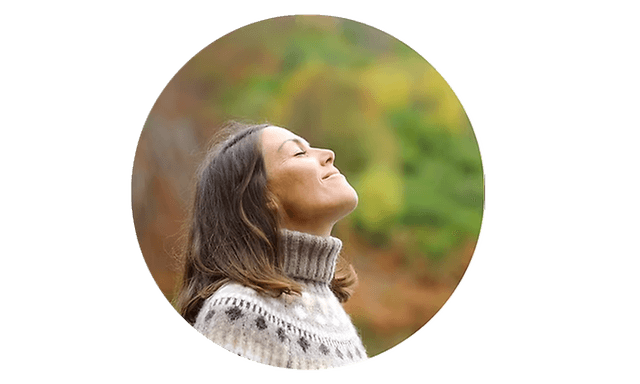 round-image-woman-in-the-wood-