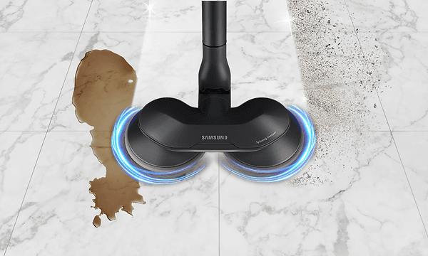 Samsung Jet 75 med Spinning Sweeper-munnstykket som rengjør både kaffe og smuss fra harde gulv