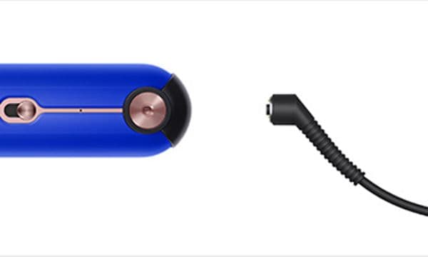 Dyson Corrale™ Special edition -suoristusrauta ja sen irrotettava virtajohto johdotonta käyttöä varten