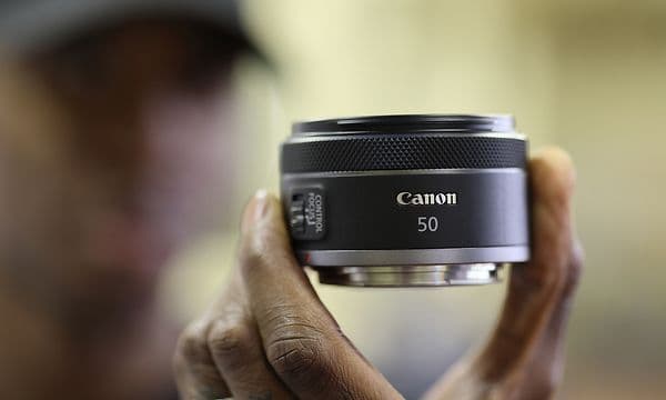 Canon EOS RF 50 mm - Kompakt og lett