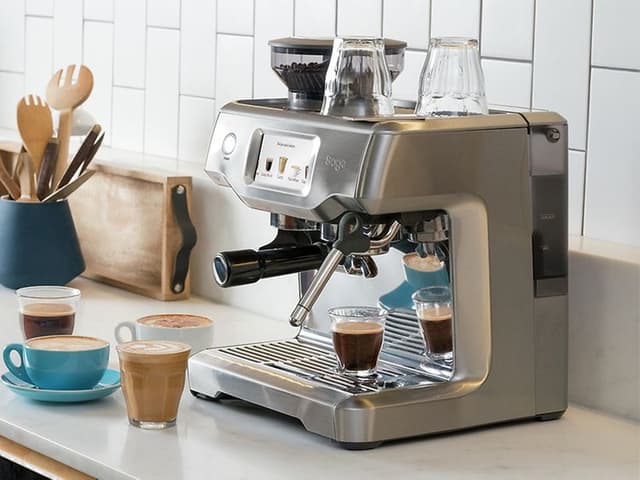 Product image on Sage espresso machine on a worktop