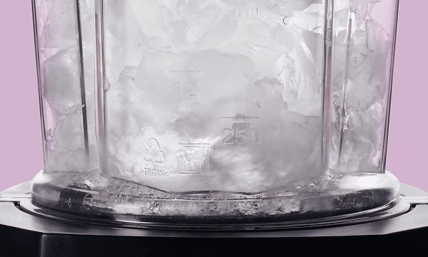 F&B blenderin voimakas 1200-watin moottori ja täysin metallinen virransiirtomekanismi takaavat huipputehon