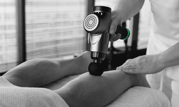 re. Professionel massagepistol leverer målrettet dybvævsmassage