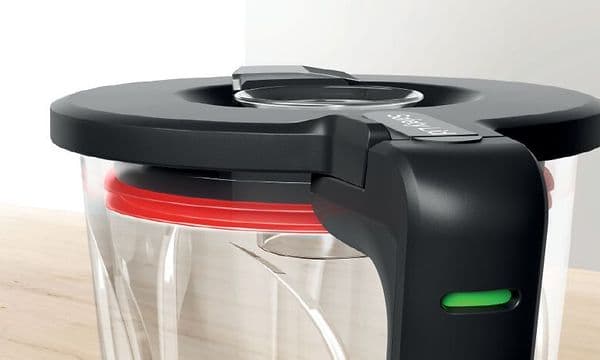 Närbild av Bosch VitaPower Series 4-blandare Properformance-system med högkvalitativa blad