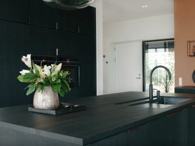 Horn-Bordpladefabrik-Black (1)