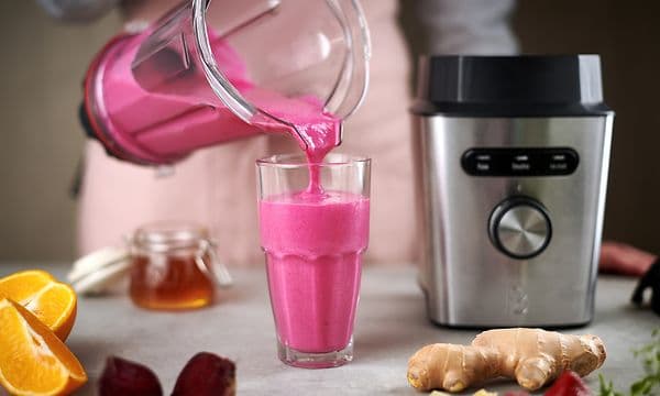F&B Høyhastighetsblender med rosa smoothie