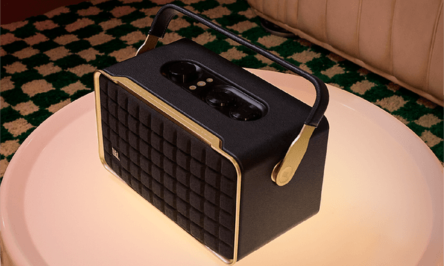 Enriched - CE - JBL Authentics 300 set oppe fra og lidt fra siden