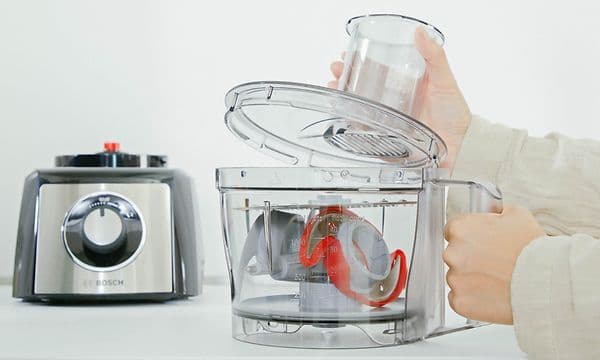 Person sette på et lokm på Bosch MultiTalent3