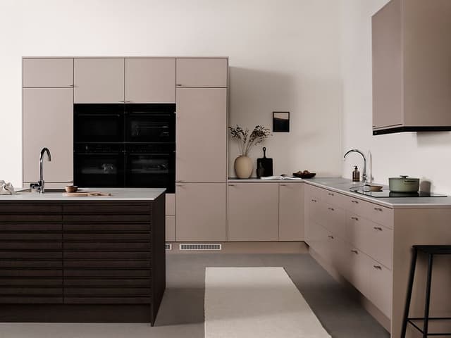 Køkkenserierne Lamella Dark Oak og Trend i skøn forening