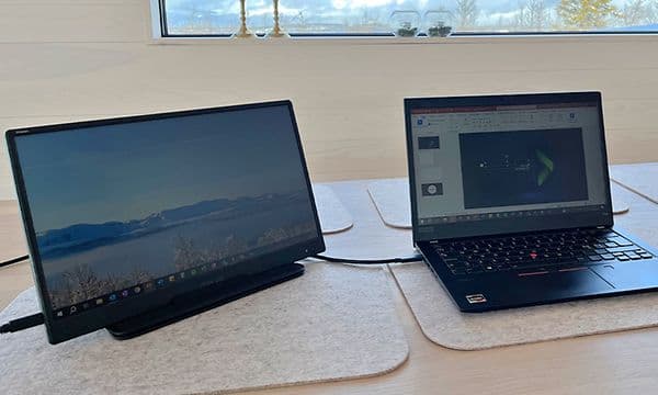 PC and screen on a table
