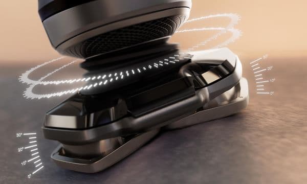 Nærbilde på Philips S9000 Prestige barbermaskin på hud