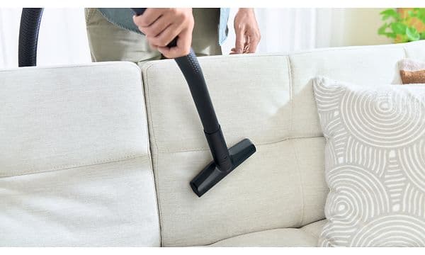 Bosch Series 8 BGL8WH3 med XXL-møbelmundstykke
