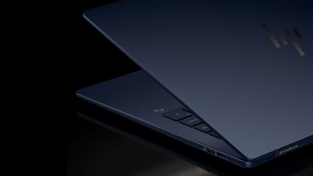 EliteBook Ultra mot svart bakgrunn