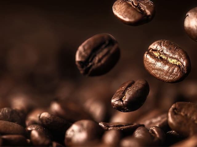 Bedst i test kaffekværn: Hele kaffebønner klar til at blive kværnet